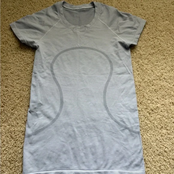 lululemon athletica Gray Swiftly Tech Short Sleeve Tee - Regular Length - Picture 1 of 3